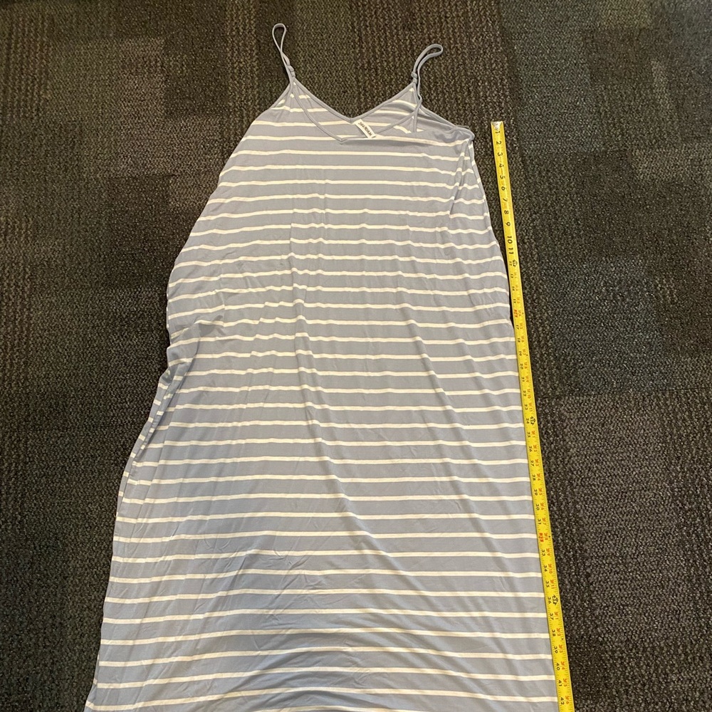 Zenana Premium Maxi dress, WITH POCKETS! Never worn. XL